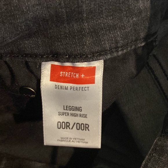 Black Denim Express Skinny Jeans, Size 00R - Picture 3 of 7